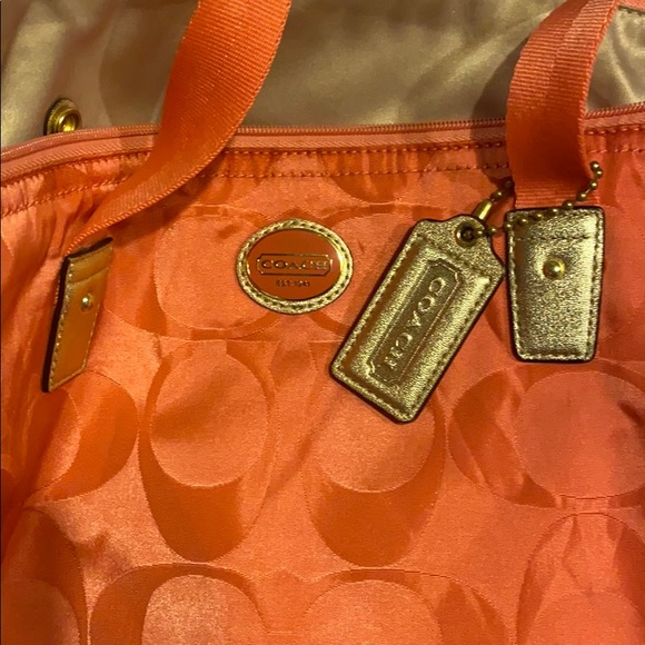 RARE COLOR Coach getaway nylon large tote - Picture 3 of 6